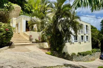 2c-2 Crown & Hawk Ss 1