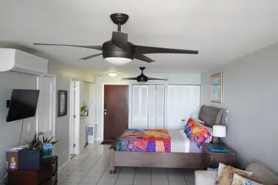 140 Smith Bay Ee 1