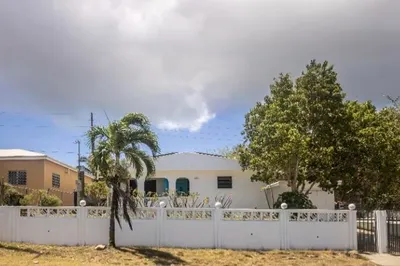 655 Strawberry Hill Qu 1