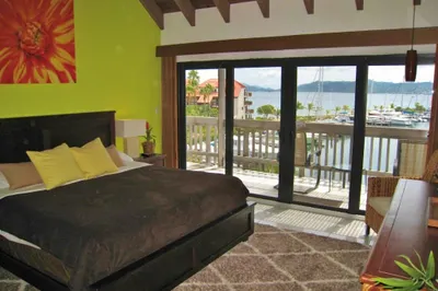 305 Smith Bay Ee 1