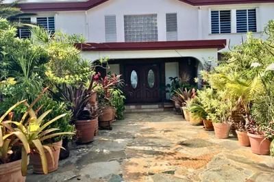 296&297/2 Anna's Retreat New 1