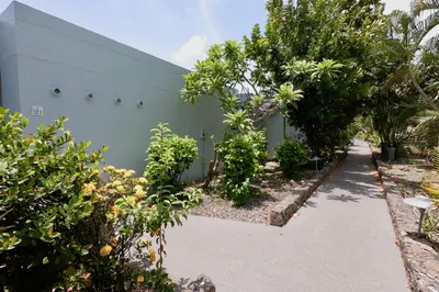 121 Smith Bay Ee 1
