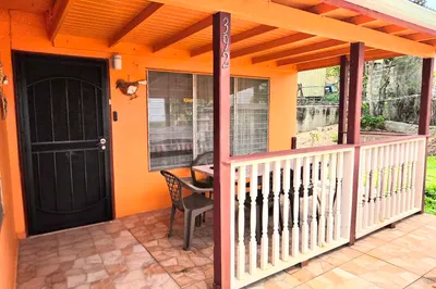 392 Strawberry Hill Qu 1