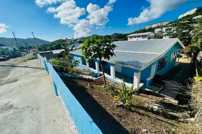 148-215 Anna's Retreat New 1