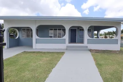 120 Strawberry Hill Qu 1