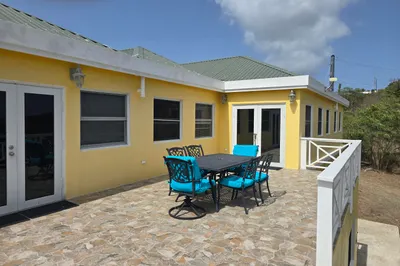 32 Lowry Hill Ea 1