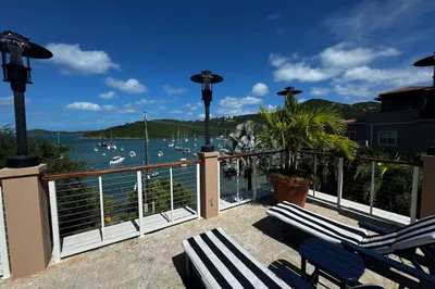 86-3 Cruz Bay Town 1