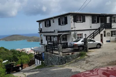 39 Agnes Fancy Gns 1