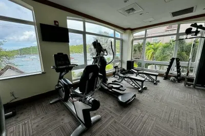 83-86 Cruz Bay Town 1