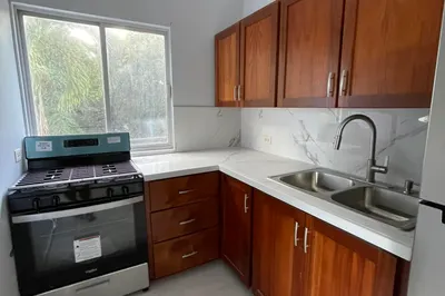 36a Elizabeth Gns 1