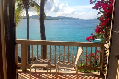 3aaa-2,4,9 Cruz Bay Town 1