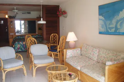 210 Smith Bay Ee 1