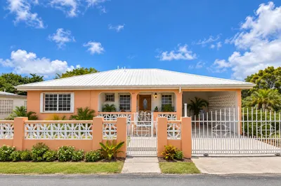 428/429 Strawberry Hill Qu 1