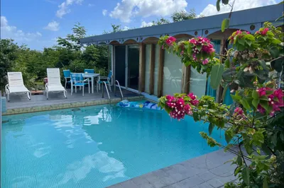105 Smith Bay Ee 1