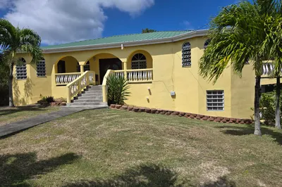 660-11 Strawberry Hill Qu 1