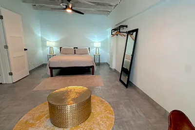 50ab/4 Company Street Ch 1