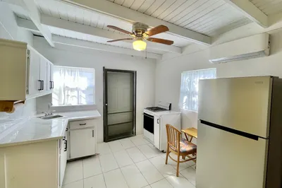 348b Strawberry Hill Ki 1