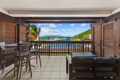 303 Smith Bay Ee 1
