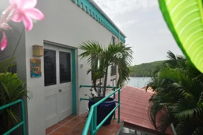 3ad-1 Cruz Bay Town 1