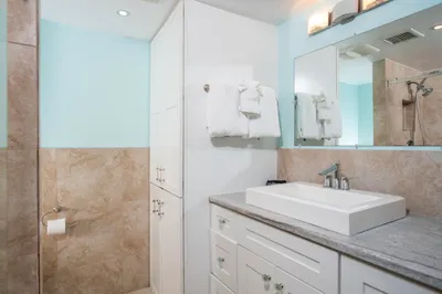 303 Smith Bay Ee 1