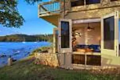 3aaa-2 Cruz Bay Town 1