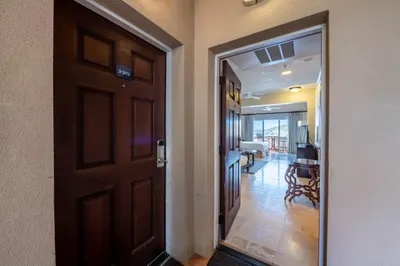 86-3, 86-4 Cruz Bay Town 1