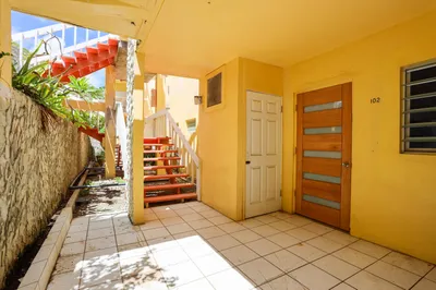 102 St. John Qu 1