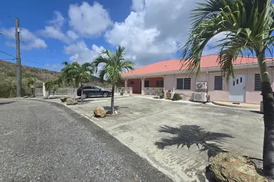 27 Lowry Hill Ea 1