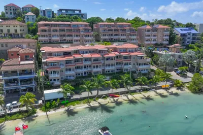 86 Cruz Bay Town 1